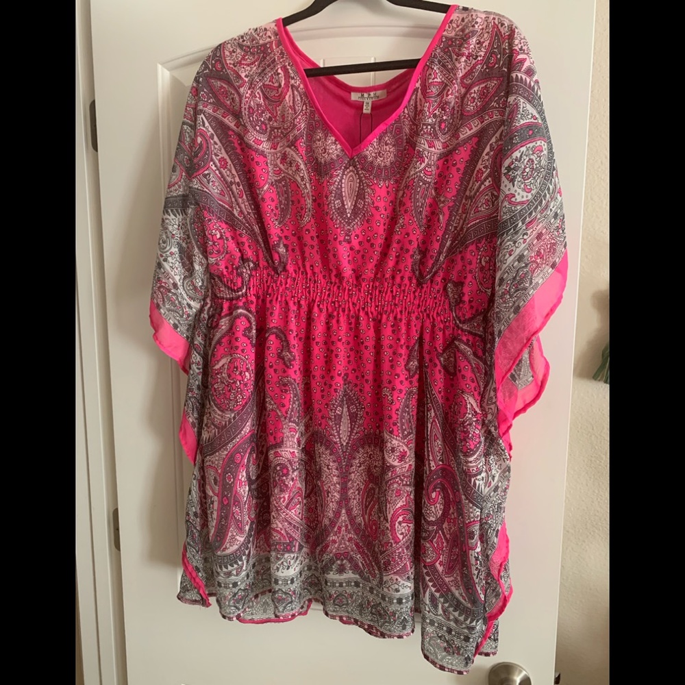 Fun, flowey tunic! MPH Collections.